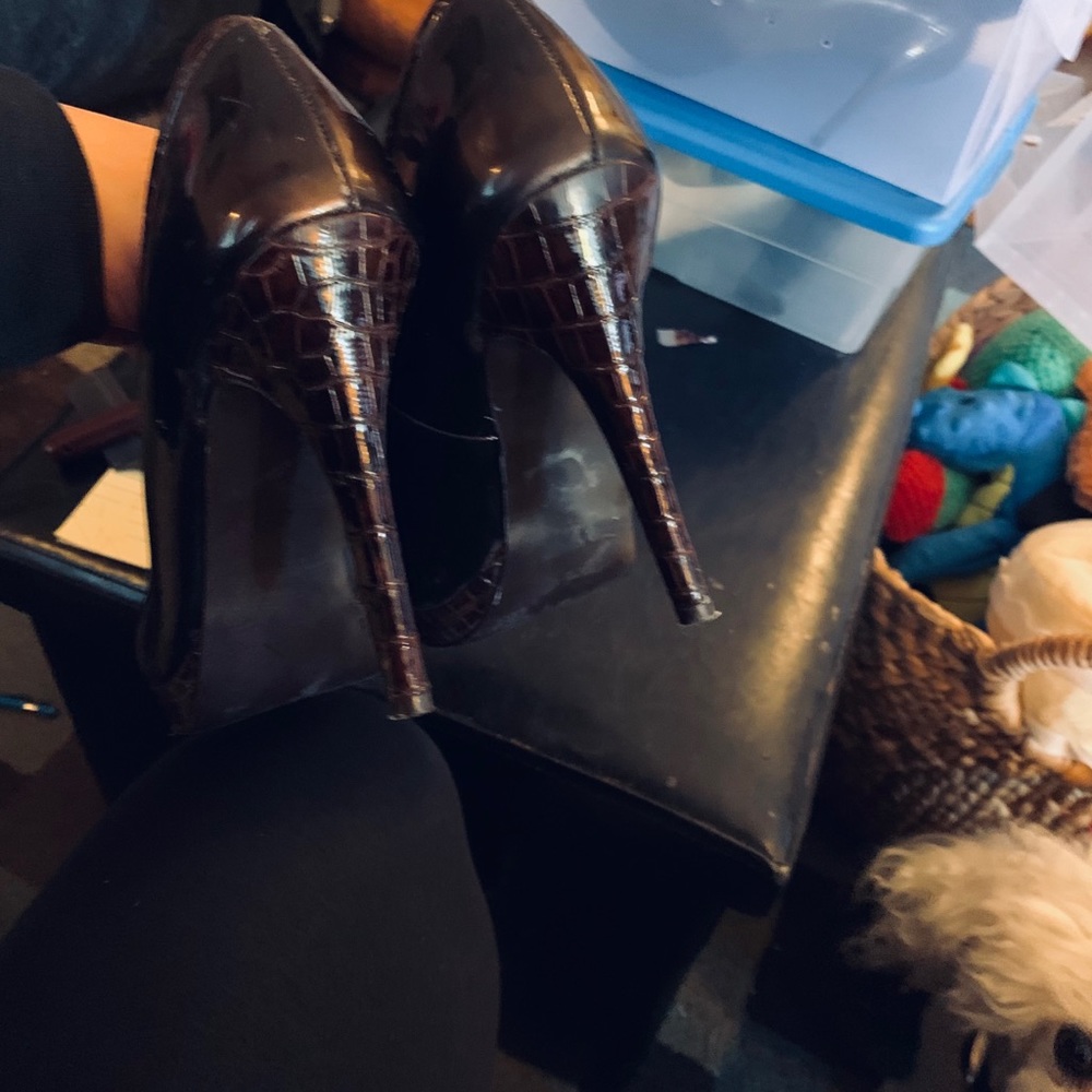 Shoes - Picture 9 of 10